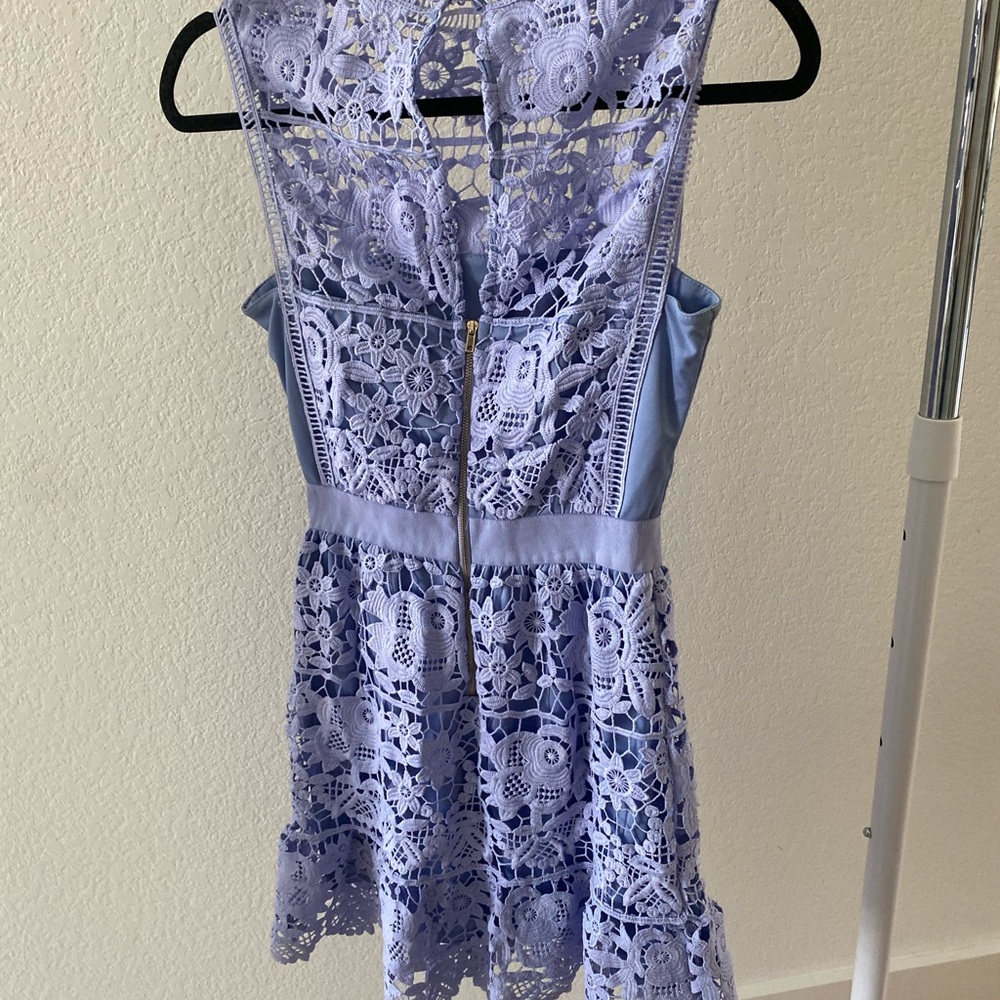 Lace dress - Picture 2 of 2